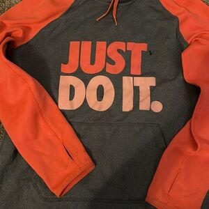 Women's Nike Therma-Fit pullover